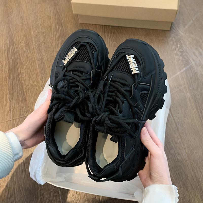 

Папины кроссовки для девочки 2025 Весна Новая Повседневная Мода Спорт Взрывные Бриллиантовые Полосы Маленькая Женская Обувь Тренд 40 чёрный