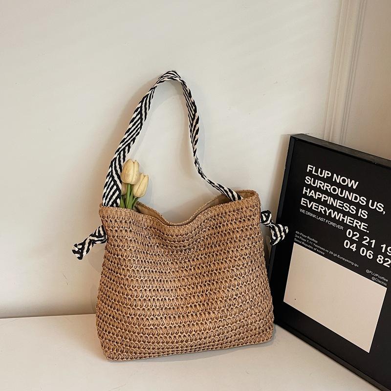 

Hanfeng straw woven bag 2025 new casual woven armpit bag niche design spring portable woven tote bag хаки