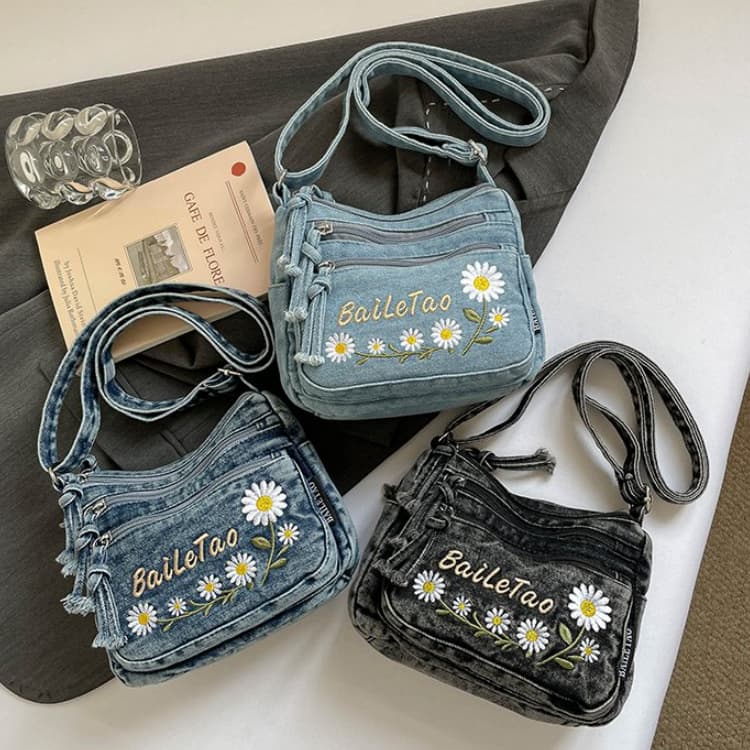 Borsa a tracolla in denim con ricamo di margherite Borsa a spalla da donna