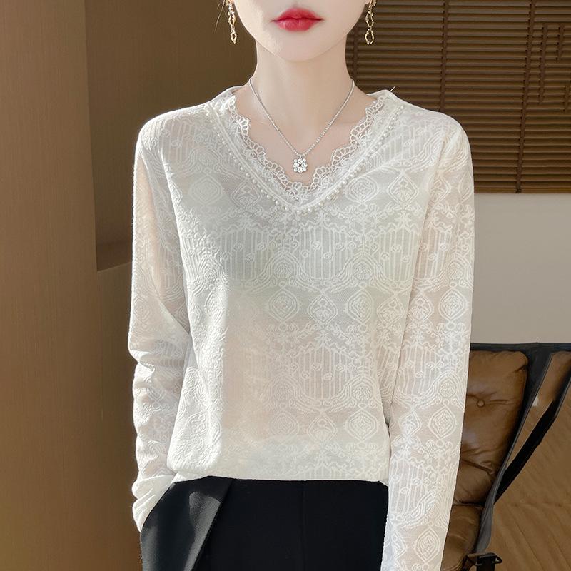 

Lace hollow bottoming shirt women s spring and autumn new V-neck lace inside and outside wear stacked long-sleeved top loose and thin M