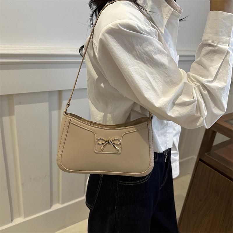 Stylish Shoulder Bag with Metal Bow Decorati Versatile Underarm Hobo Bags Classic Handbags and Purse Women Daily Use