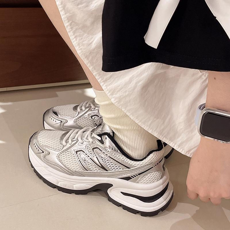 Fashion New Summer Retro Style Women Shoes Mesh Breathable Lightweight Sneakers Women Casual Running Platform Sports Shoes Woman