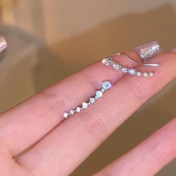 Sparkling 2025 Curved Earrings: Elegant, Light Luxury Studs with Unique Design for Women