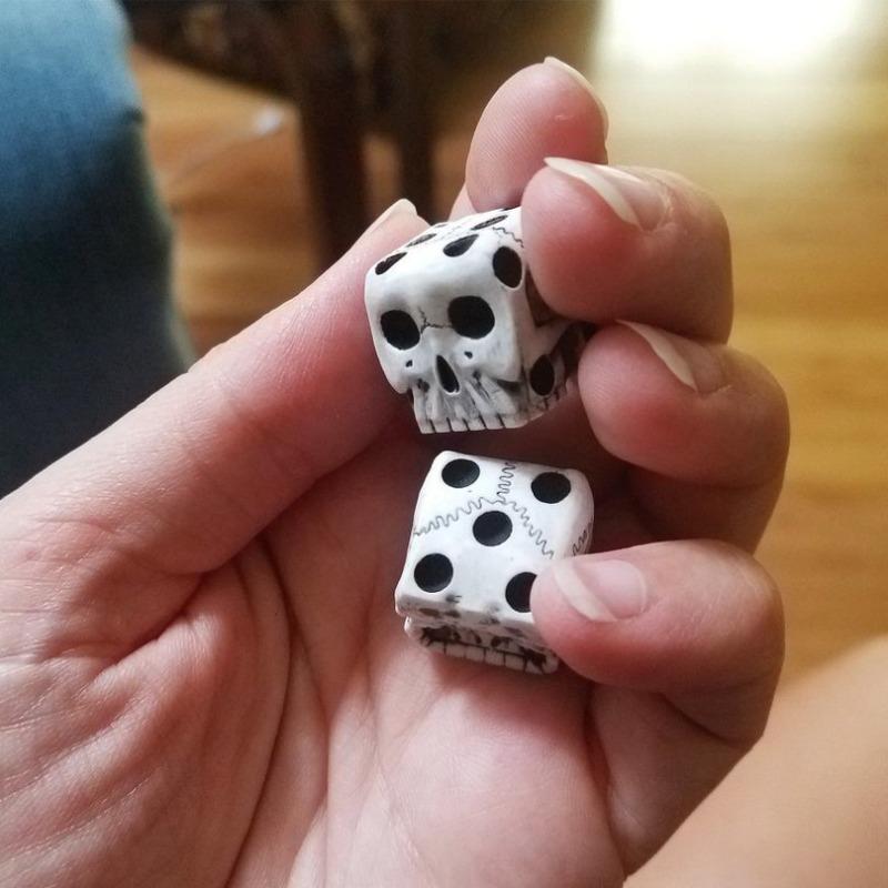 Halloween White Skull Resin Dice Game Casual Toy Equipment Fifth Personality Demon Small Set
