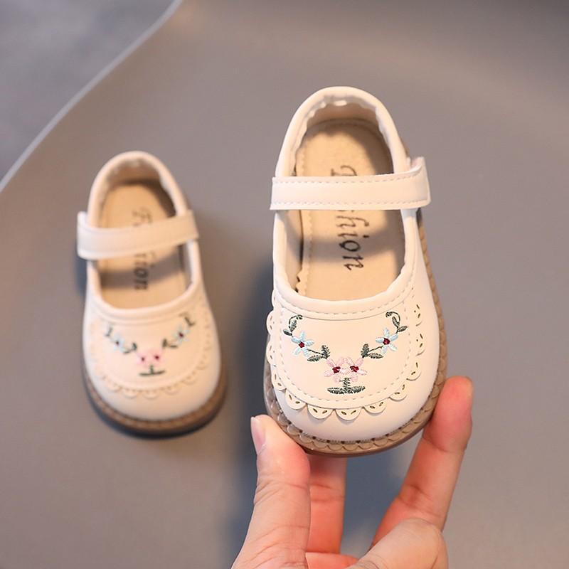 

Baby Girls Flat Shoes Non-slip Embroidered Kids Walking Shoes Soft Sole New Fashion Baby Princess Casual Shoes Size 16-26 24