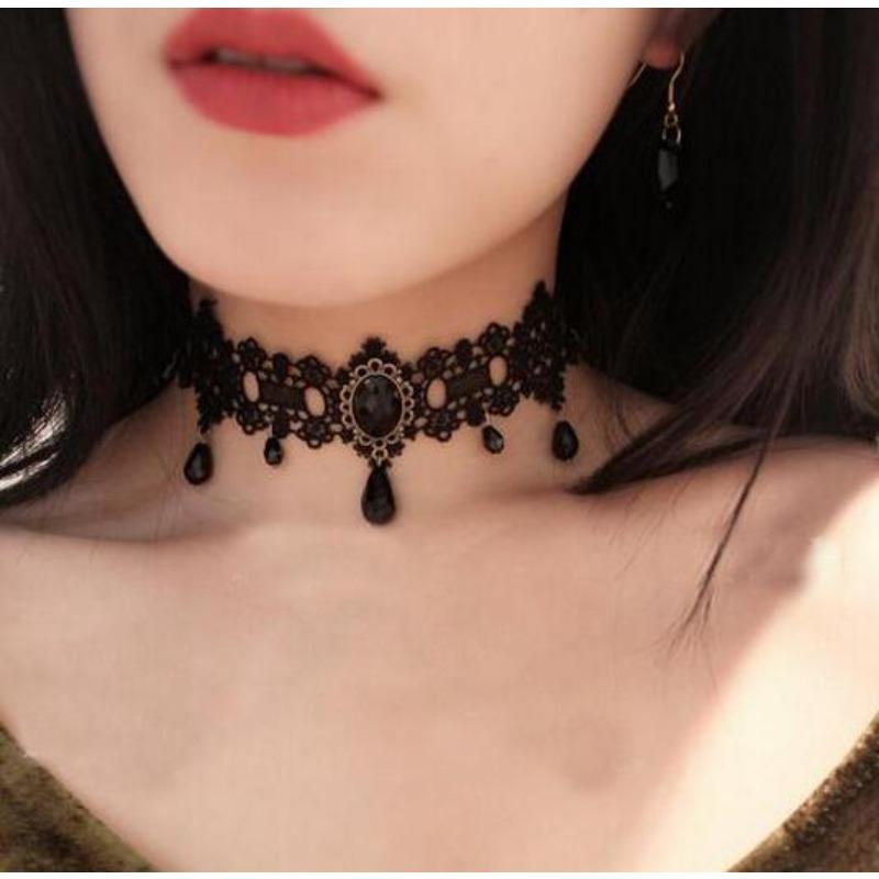 Neo-Gothic Black Sexy Lace Chokers Necklace for Women Fashion Retro Clavicle Chain Halloween Collar Y2K Decoration Jewelry Gifts