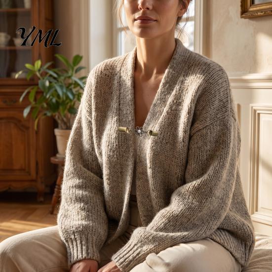 Pearl Embellished Dress Clip Vintage Sweater Clips for Women Girls, Retro Faux Pearl/Floral Cardigan Clips, Elegant Collar No Sew Waist Adjuster