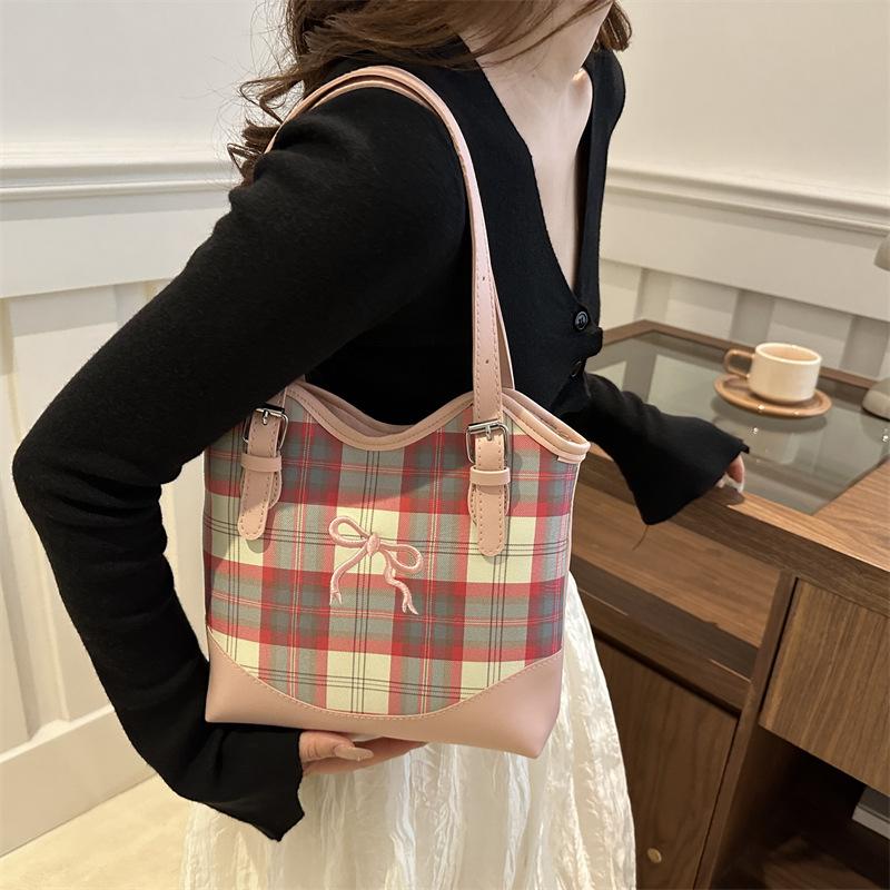 Fashionable Casual Crossbody Bag for Women Simple Fashion Underarm Bag for Women Summer New Korean Version Simple Shoulder Bag