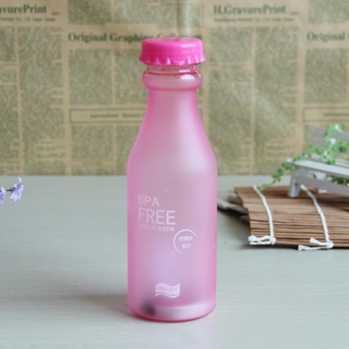 

D5 550 мл Пластиковая бутылка для воды для питья Портативная спортивная бутылка для чая, кофе, воды со шнурком Не содержит БФА Детская бутылка для воды для школы 0.55L розовый