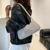 Casual niche design armpit bag women's new fashion temperament commuter texture personalized crescent bag