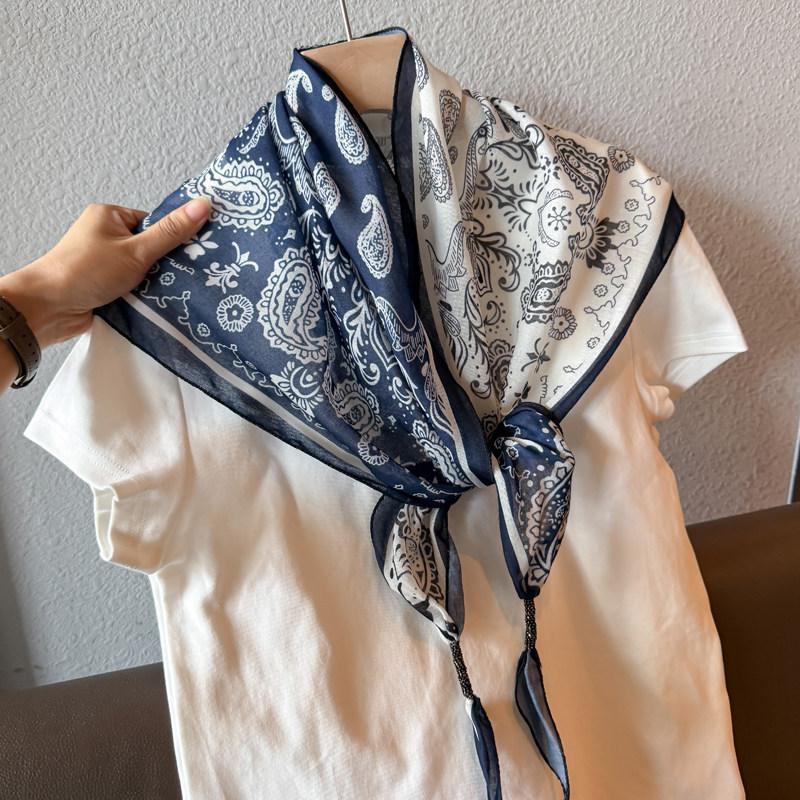 Japanese Retro Polka Dot Cotton and Linen Triangle Scarf Silk Scarf Women's Thin Neck Protection Scarf High-end Neck Scarf