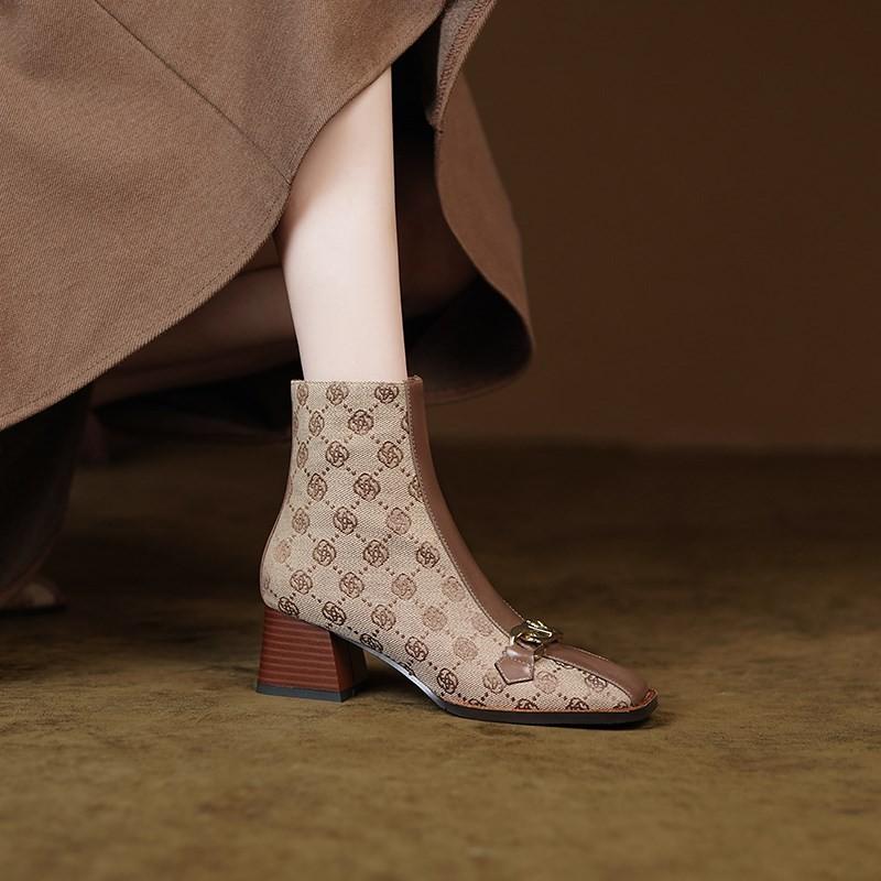2024 Fashion Luxury Designer Women Med Heels Ankle Boots Autumn Squared Toes Metal Decoration Ins Block Heels Ladies Boots