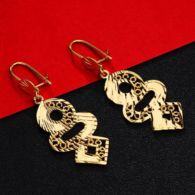 

Позолоченные серьги в виде евромонет из длинного песочного золота в этническом стиле для невест. Идеально подходит для мам и модных женщин. Style 1