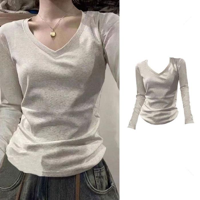 V-neck Long Sleeved T-shirt for Women in Spring and Autumn with A New Design and Slim Fit Top