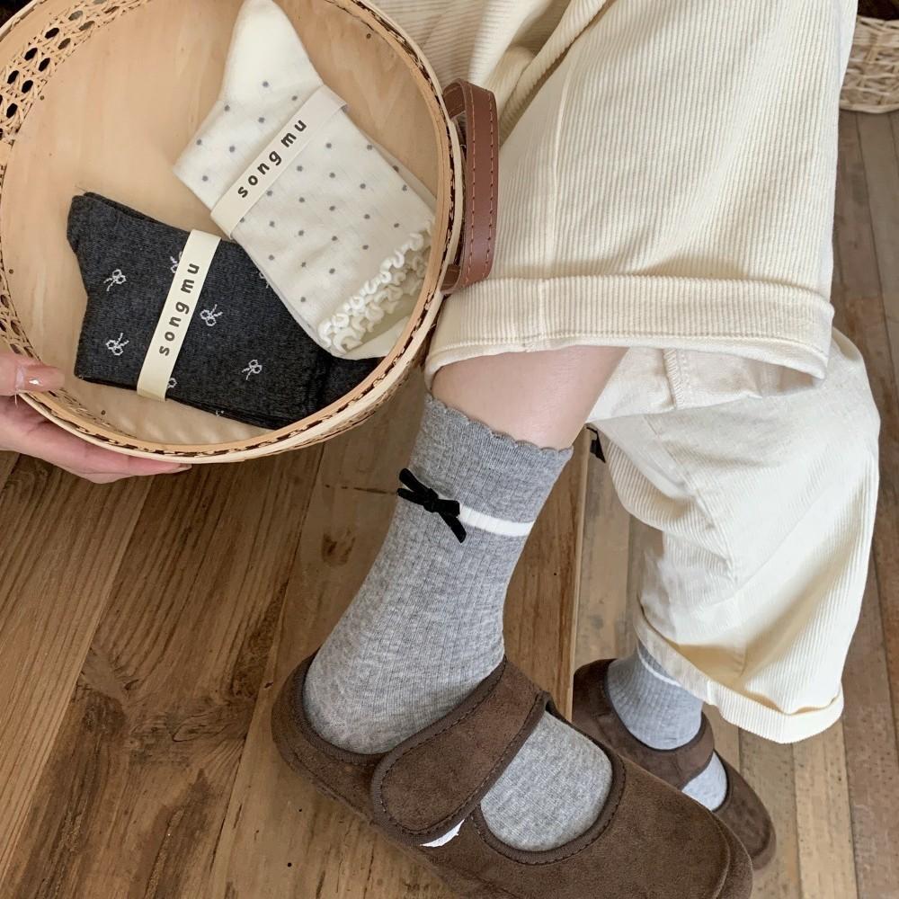 Women in The Autumn and Winter Sweet Bowknot Tube Reactor Socks