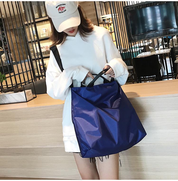 Modische Yoga-Reisetasche mit großer Kapazität - Lässige, einfarbige Rucksack-Handtasche im College-Stil