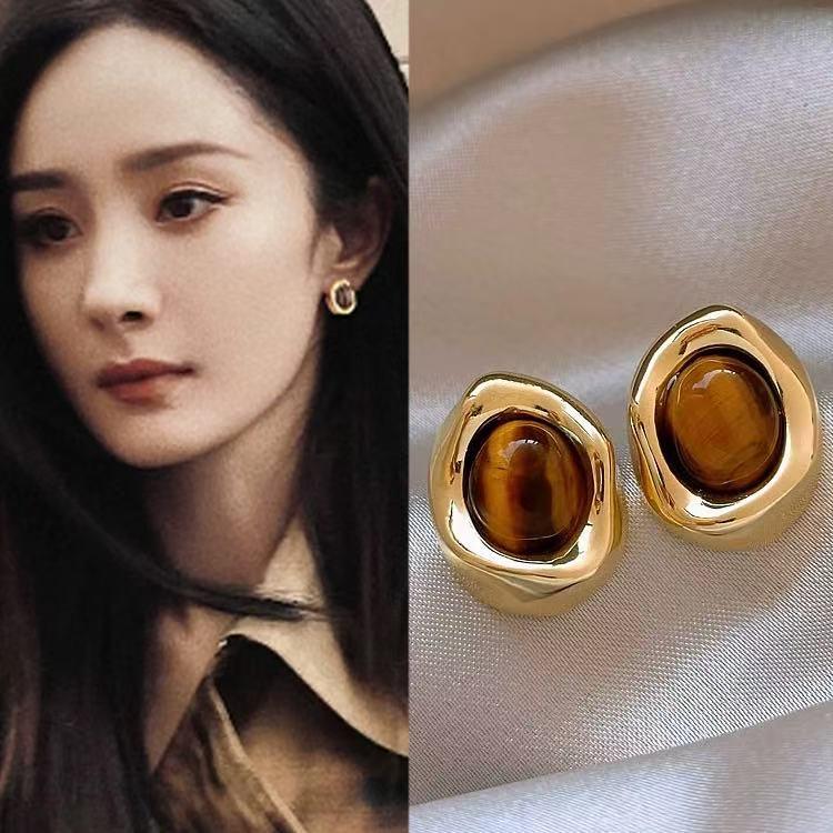Elegant Butterfly Flower Stud Earrings - S925 Silver Needle, High-End and Versatile for Women