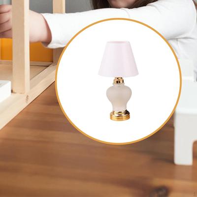 1 12 Maßstab Puppenhauslampe, Miniaturlicht, Funktionelles Puppenhauszubehör, Modernes Metall Weiß