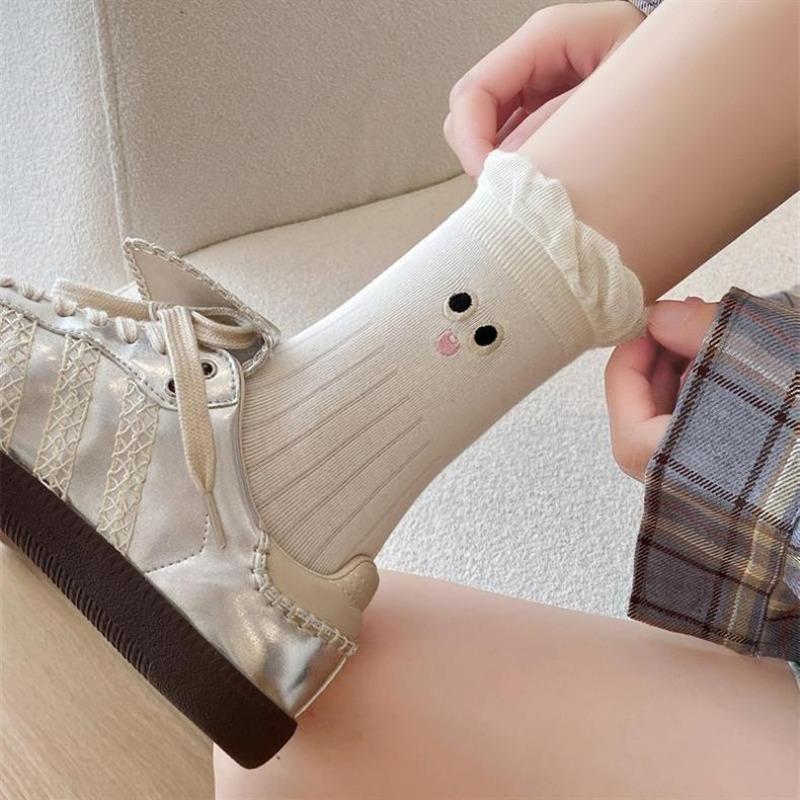 Female Spring Cotton Cute Cartoon Eyes Embroidered Bubble Mouth Tube Socks