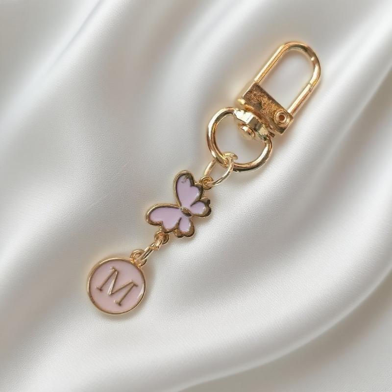 Metal Pink Butterfly Letter Keychain Fashion A-Z Initials Letter Keyring Car Key Holders Bag Pendant Hanging Decor Couple Gift