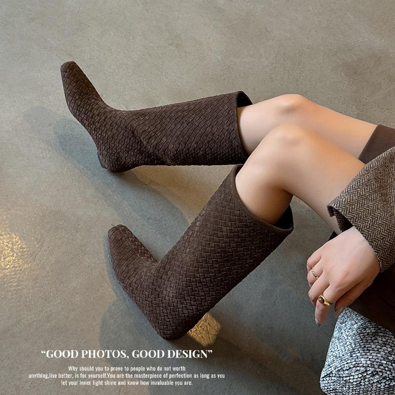 European fashion and comfortable sleeve low-heeled women's boots 2025 autumn and winter new fine-heeled woven high-heeled square boots