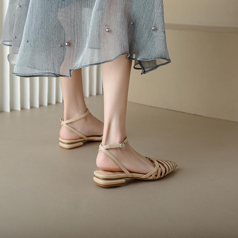 2025 spring and summer new French temperament literary retro pointed low thick heel Roman sandals women's pig cage shoes summer