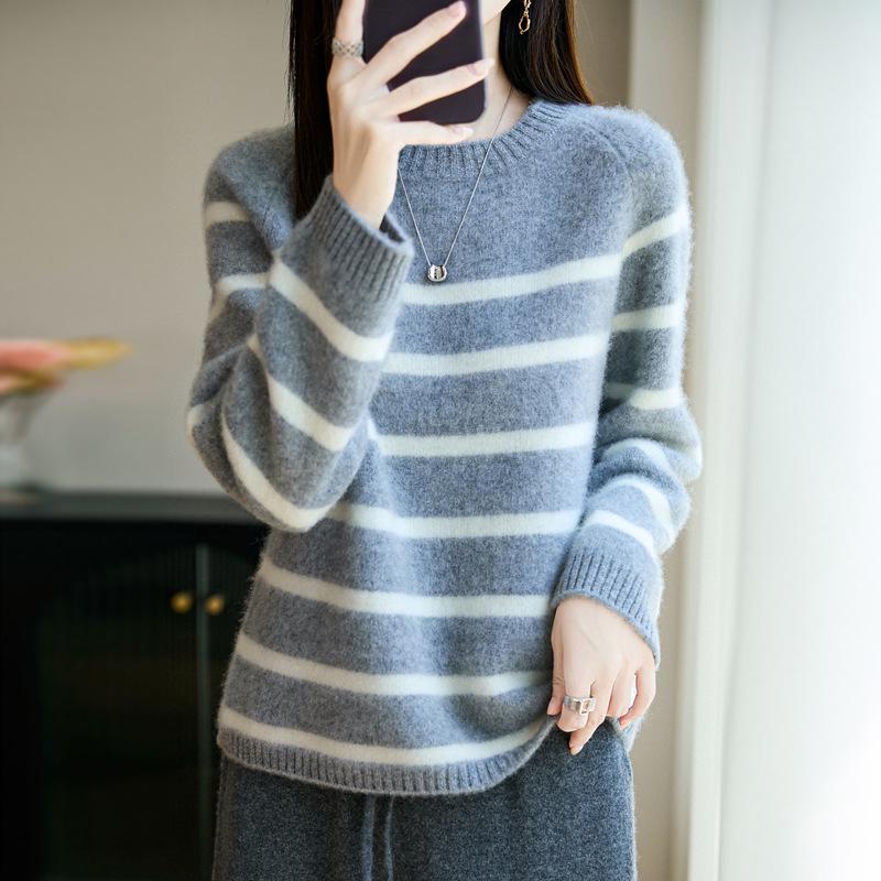 Women's 2025 Autumn/Winter Striped Round Neck Wool Sweater – Loose, Fashionable, Thickened, Soft, Lightweight Inner Layer