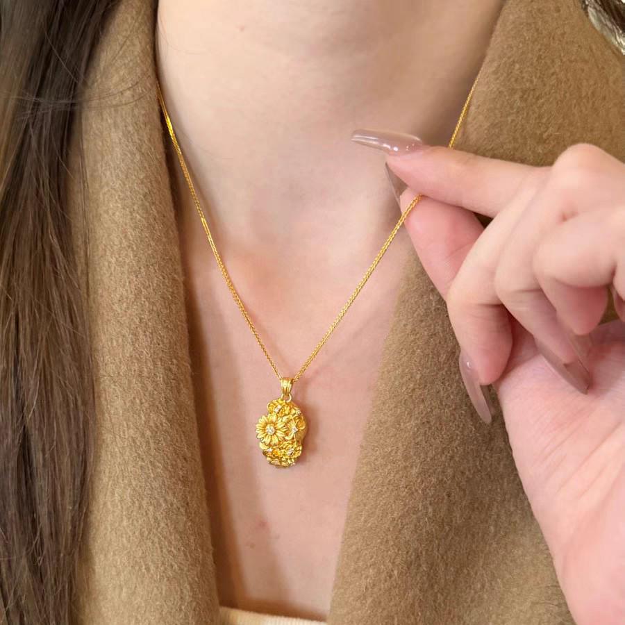 Gold Floral Bracelet & Necklace Set - Luxurious Chinese Classic Style for Women