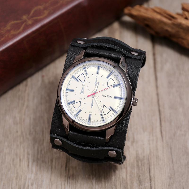 Retro Style Adjustable Cowhide Bracelet Watch - Trendy Unisex Accessory