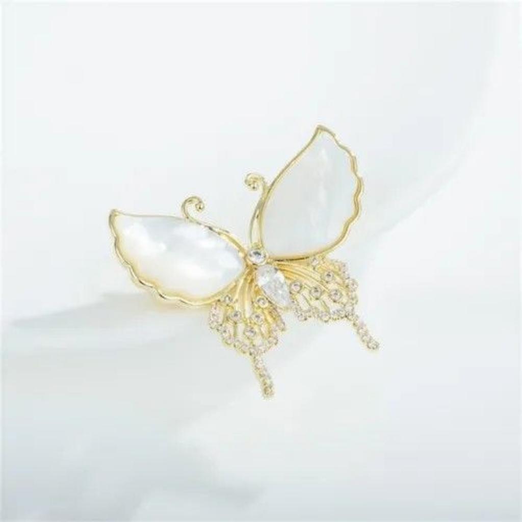Fluttering Butterfly Brooch, High-end Chest Flower Breaking Into Butterfly, Light Luxury And High-end Accessories