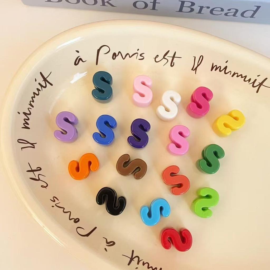 10 Stück/Los Bunte Englische Buchstabenperlen Für Schmuckherstellung DIY Dekoration Handykette Schlüsselanhänger Perlenstift Haaraccessoires