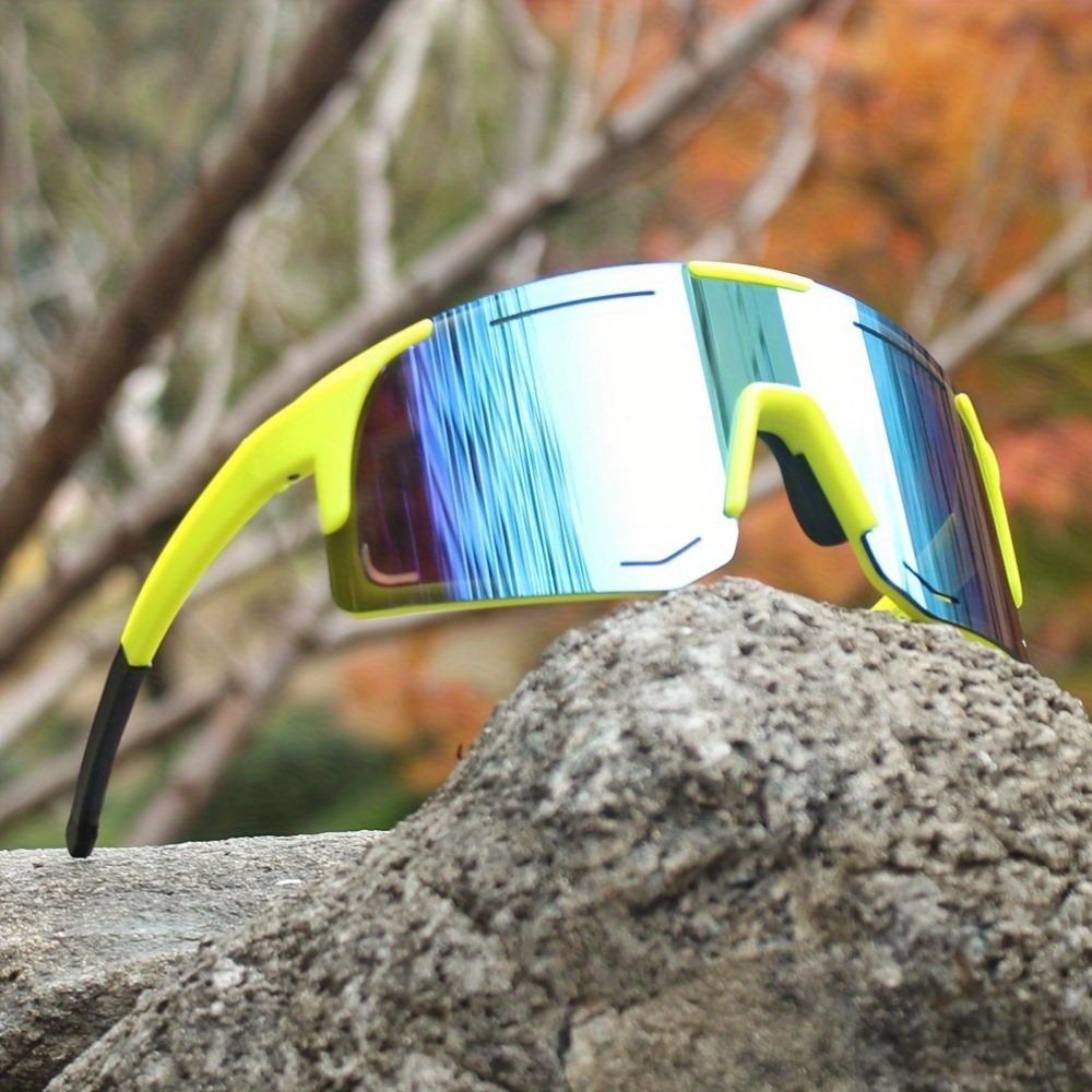 Outdoor Cycling Glasses with A Mixed Color Frame and Lenses Suitable for Mountain Biking