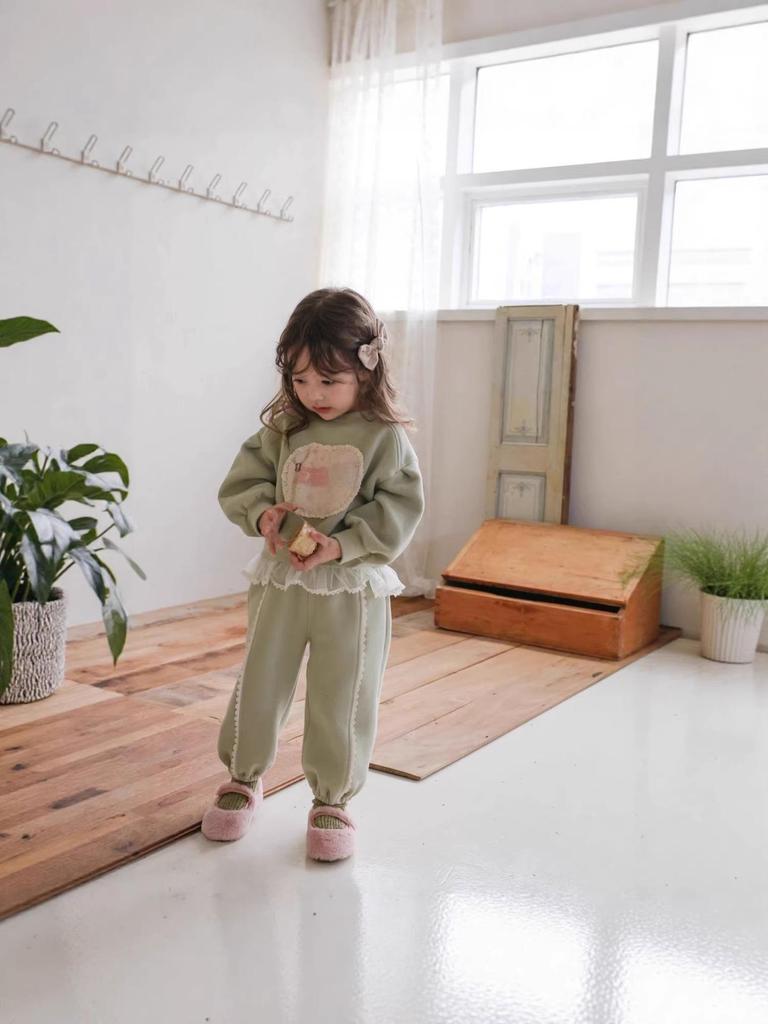 Girls' 2025 Korean-Style Velvet Hoodie & Casual Pants Two-Piece Winter Set
