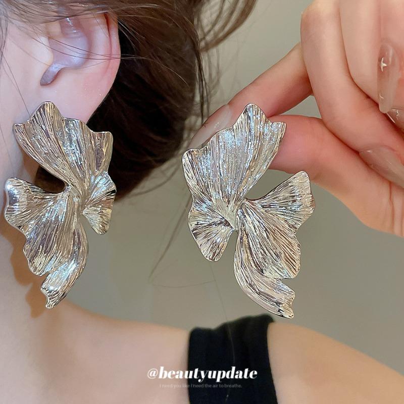 Silver Needle Irregular Geometric Texture Metal Stud Earrings Retro Simple Earrings Light Luxury Premium Earrings