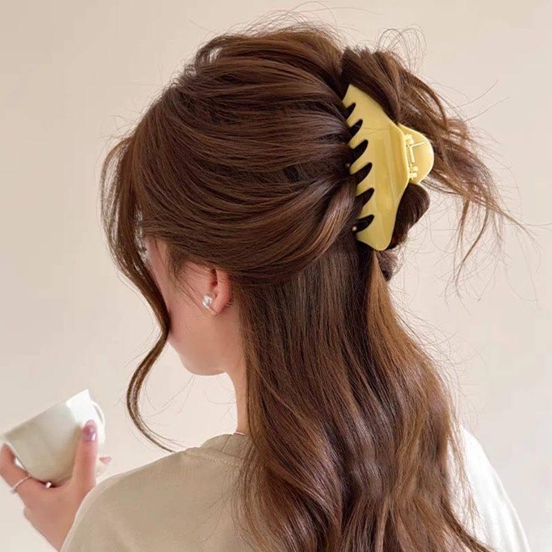 Elegant Large Hair Claw Clip for Thick Hair - High-End Korean Updo Shark Clip