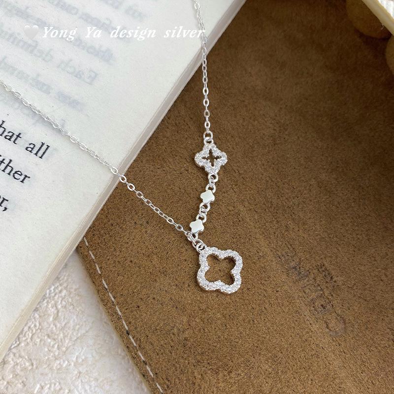 Hollow Diamond-Inlaid Four-Leaf Clover Necklace, Tassel Clavicle Chain, Fashionable and Exquisite Korean Style, Light Luxury, Versatile for Women