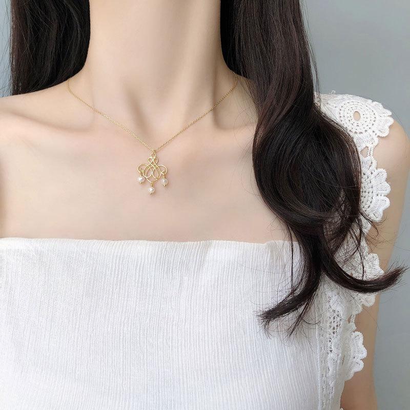All-match Temperament Ruyi Knot Pearl Retro Style Elegant Necklace Pendant Sweater Chain Clavicle Chain