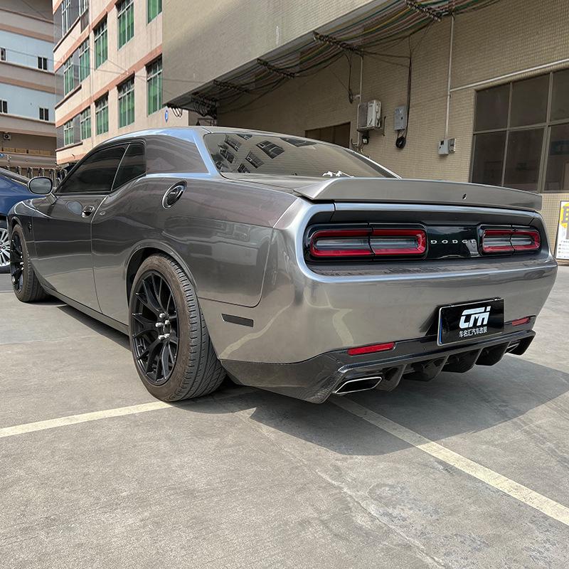 Dodge Challenger Carbon Fiber Rear Lip Spoiler: Four-Outlet Design for Small Body Kit Modification