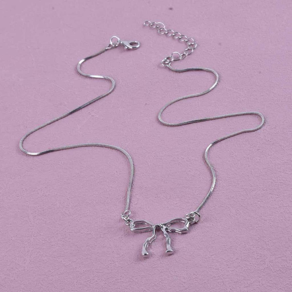 Silver Bow Pendant Necklace with Choker Design – Women’s Stylish, Cool Summer Accessory