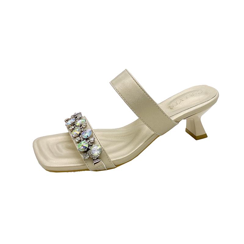 

Fashion Sparkling Diamond design high-heeled women s slippers 2025 Summer New fashion trend with skirts and exposed toes flip-flops 35