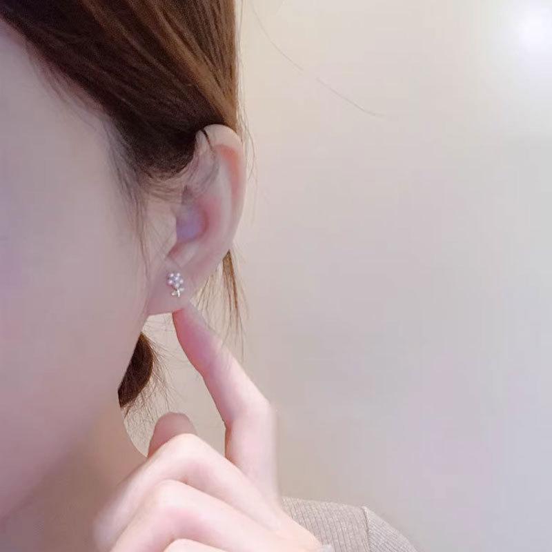 Pearl Leaf Flower Earrings for Women Niche Design High-end Earrings for Year New Style