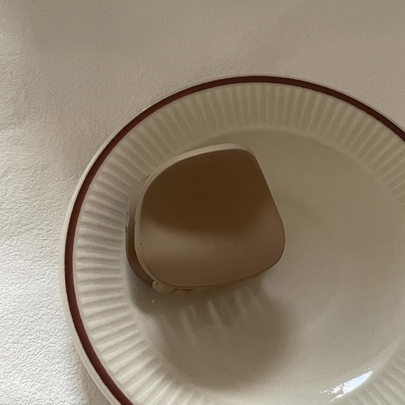 

Luxury Medium Claw Clip: Anti-Collapse Hairpin for High Ponytails & Half-Up Styles