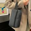 Neutral Gender Handbags for Women and Men Are Suitable for Daily Commuting and Traveling, As Well As for Carrying Makeup