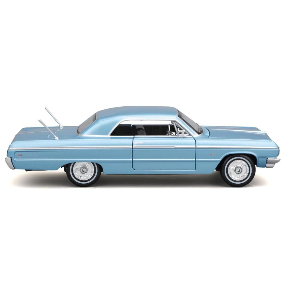 Maisto 1/24 scale diecast model of the 1964 Chevrolet Impala in Blue (32908)