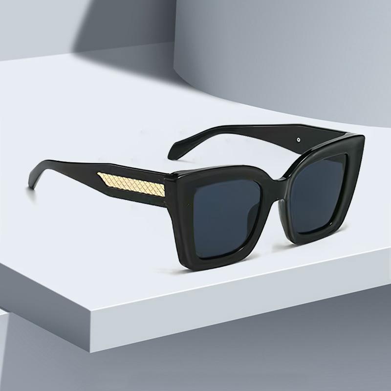 Latest In Classic Vintage Sunglasses for Women Fashion Square Shape Frame Gradient Sunglasses with Golden Arrows for Women