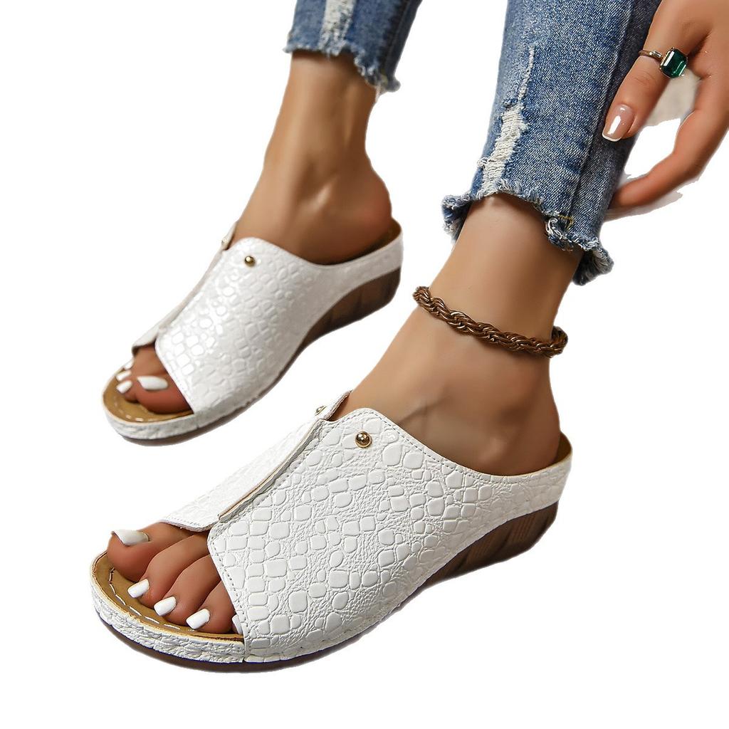 New large size slippers thick bottom fish mouth sewing line European and American slippers crocodile pattern PU slippers