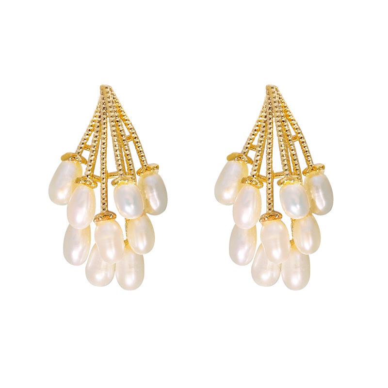 Retro Baroque Silver Needle Irregular Pearl Earrings