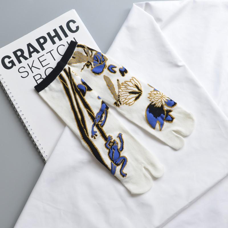 Trendy Japanese Multi-Color Jacquard Floral Tabi Socks - Cute Split-Toe Mid-Calf Design