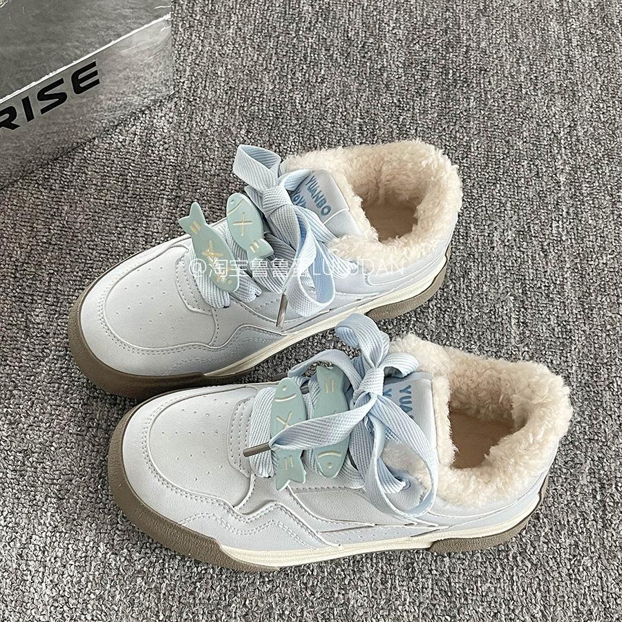 Original niche design fleece board shoes women's 2025 new winter versatile platform white shoes warm casual shoes