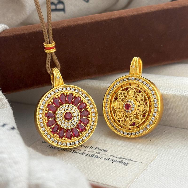 Vietnamese Rose Gold Rotatable Compass Pendant Necklace for Women